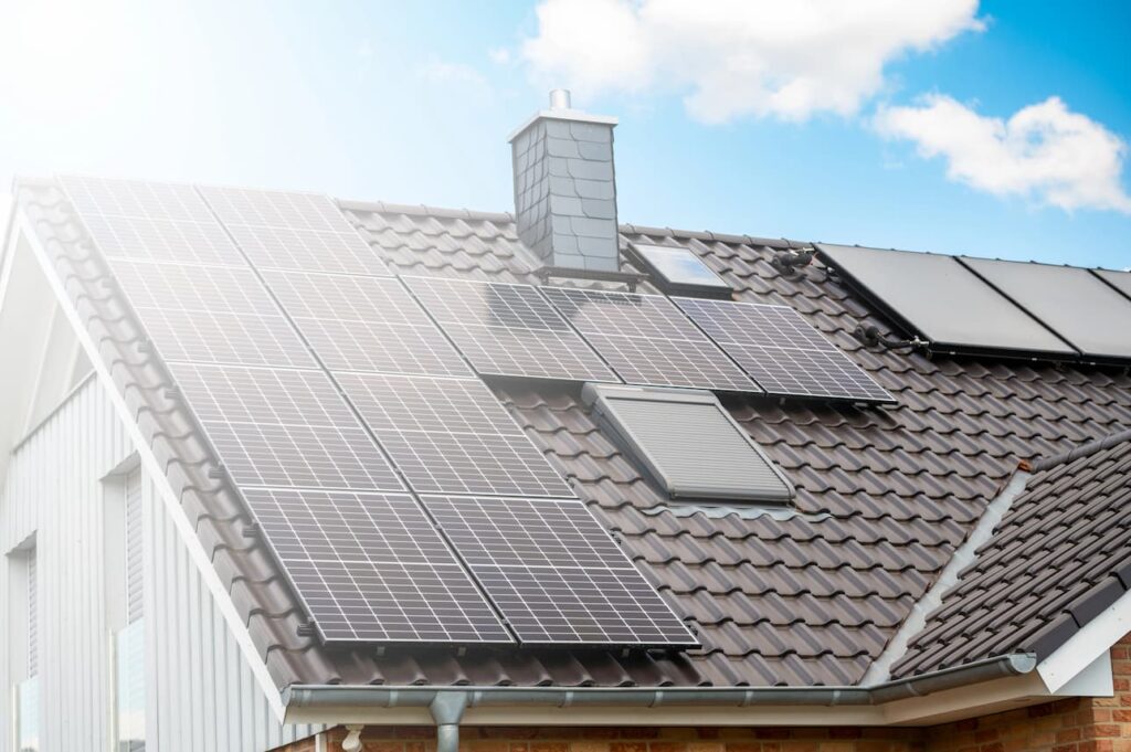 colocar paneles solares en casa